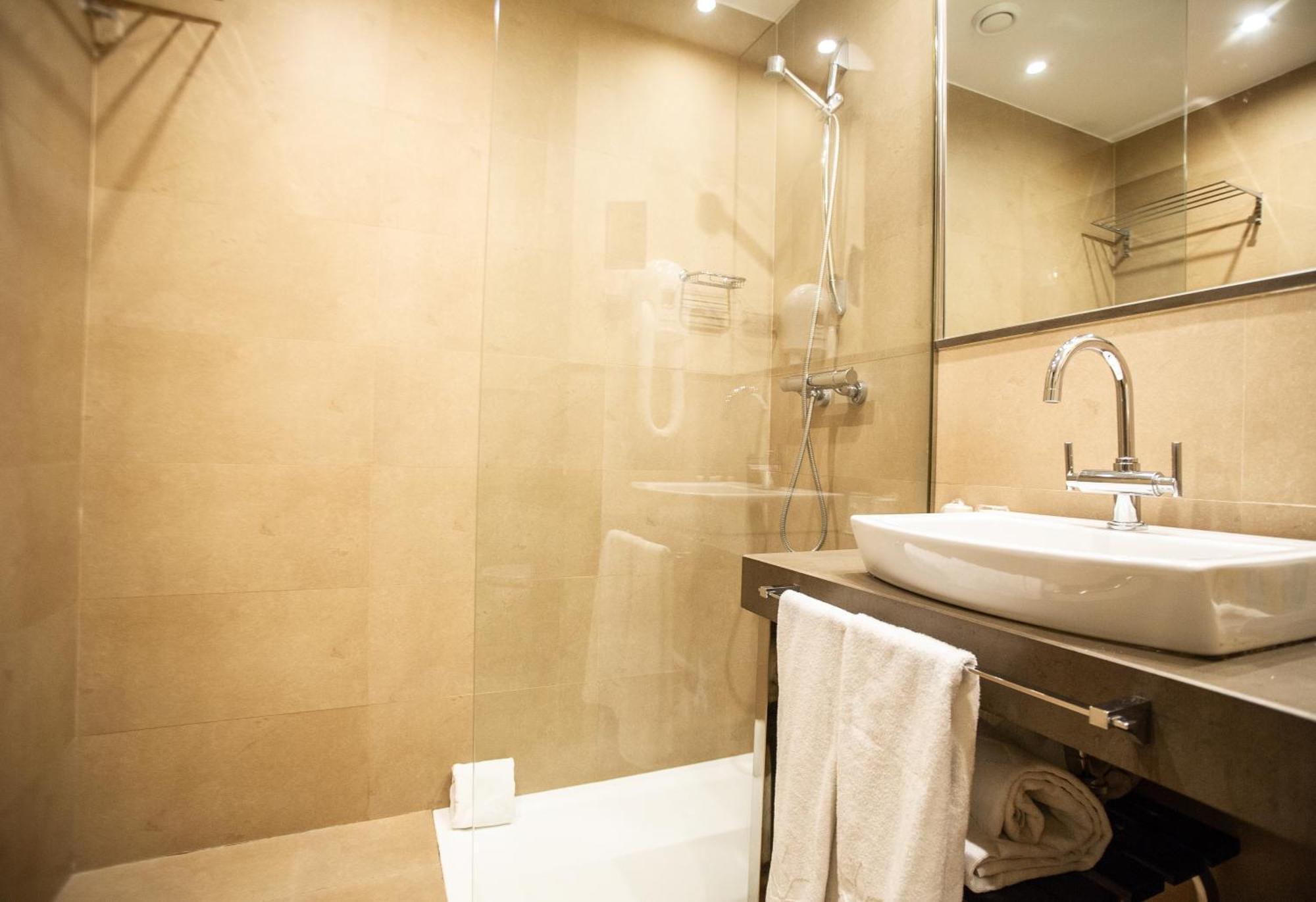 Azz Asturias Langrehotel & Spa 兰格雷奥 外观 照片